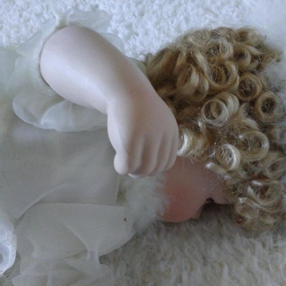 Goldenvale Collection Porcelain Angel Wing Doll very rare - Picture 11 of 15